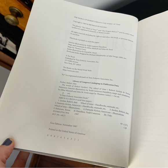 The World of Robert Jordan’s Wheel of Time Hardcover Book - Picture 5 of 6